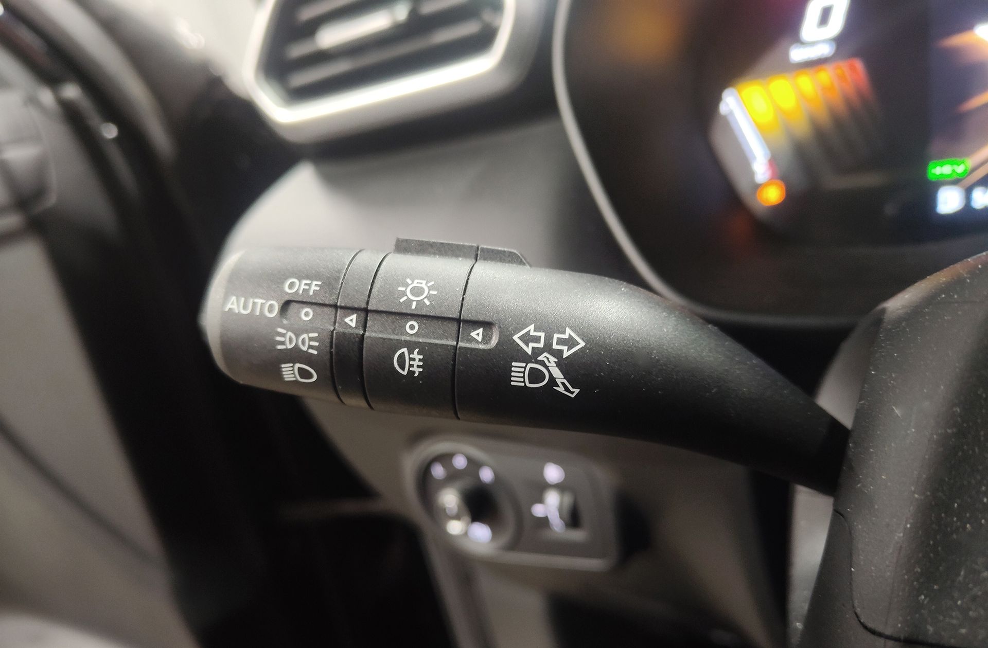 MG ZS 1.5 Hybrid+ Luxury - foto 25
