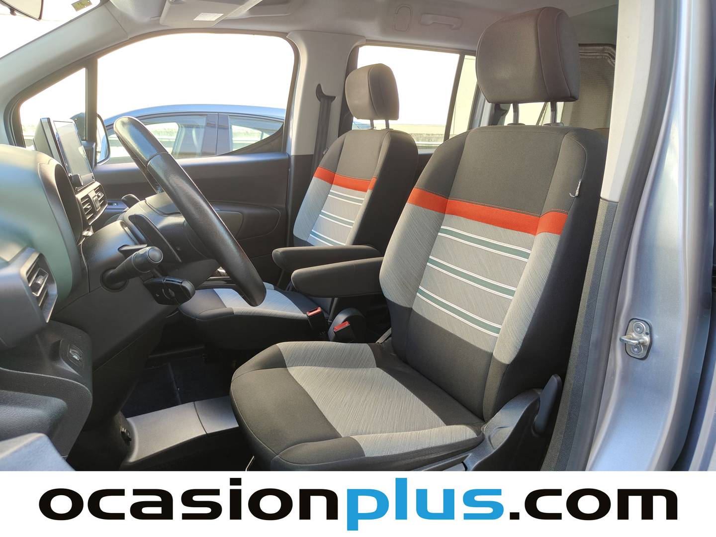 Foto asientos delanteros Citroën Berlingo Citroën Berlingo PureTech 130 S&S Talla M Shine EAT8 (130 CV)