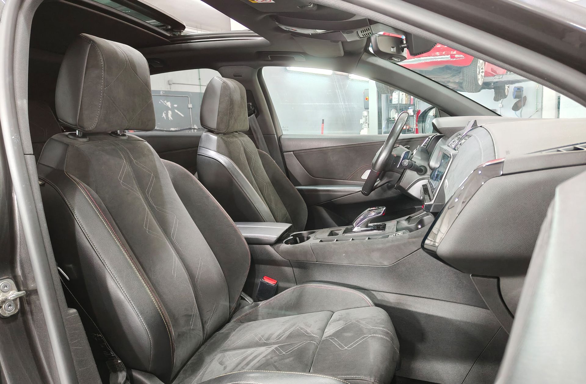 DS DS 7 Crossback E-Tense 300 Performance Line+ 4WD - foto 21