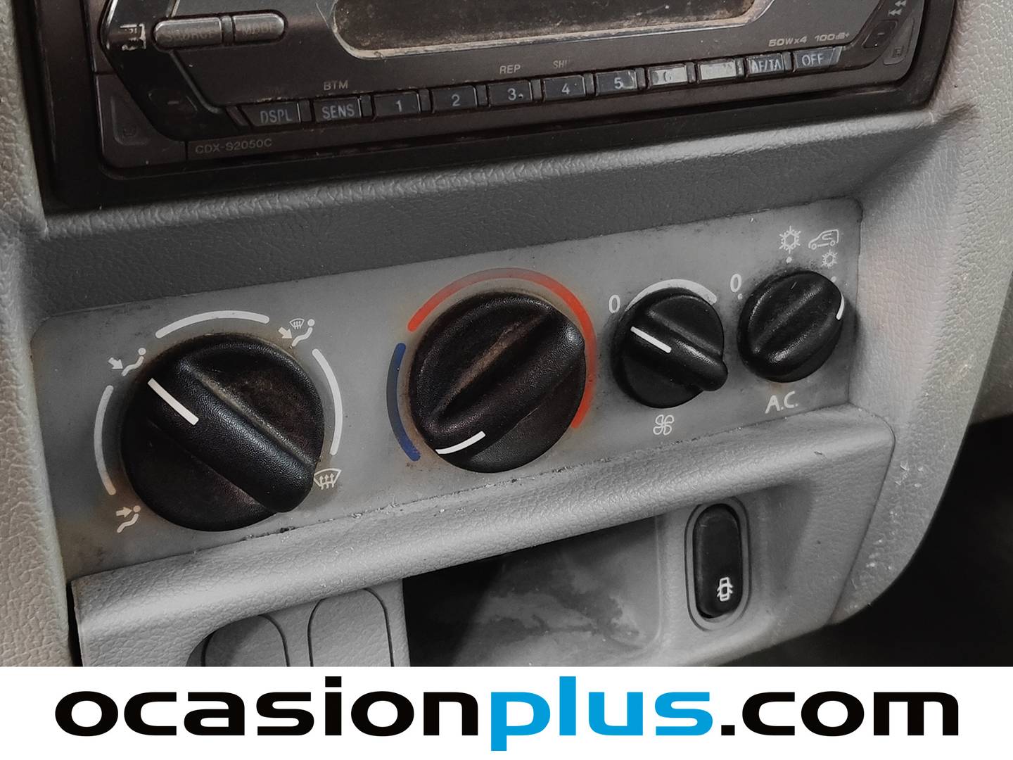 Extras y acabados del Renault Kangoo Combi Renault Kangoo Combi Pack Authentique 1.5 dCi (65 CV)