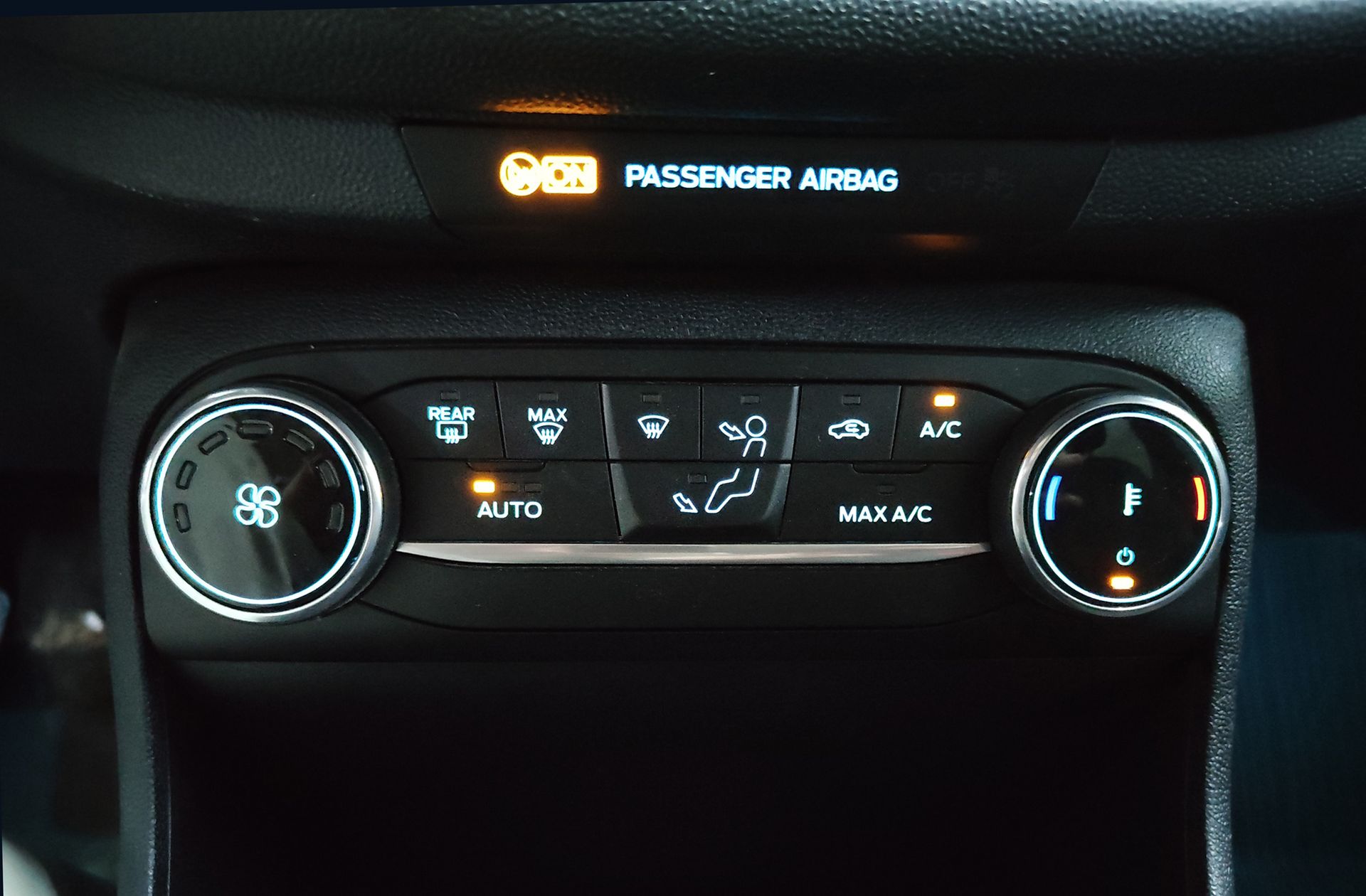 Ford Fiesta 1.0 EcoBoost MHEV ST-Line - foto 32