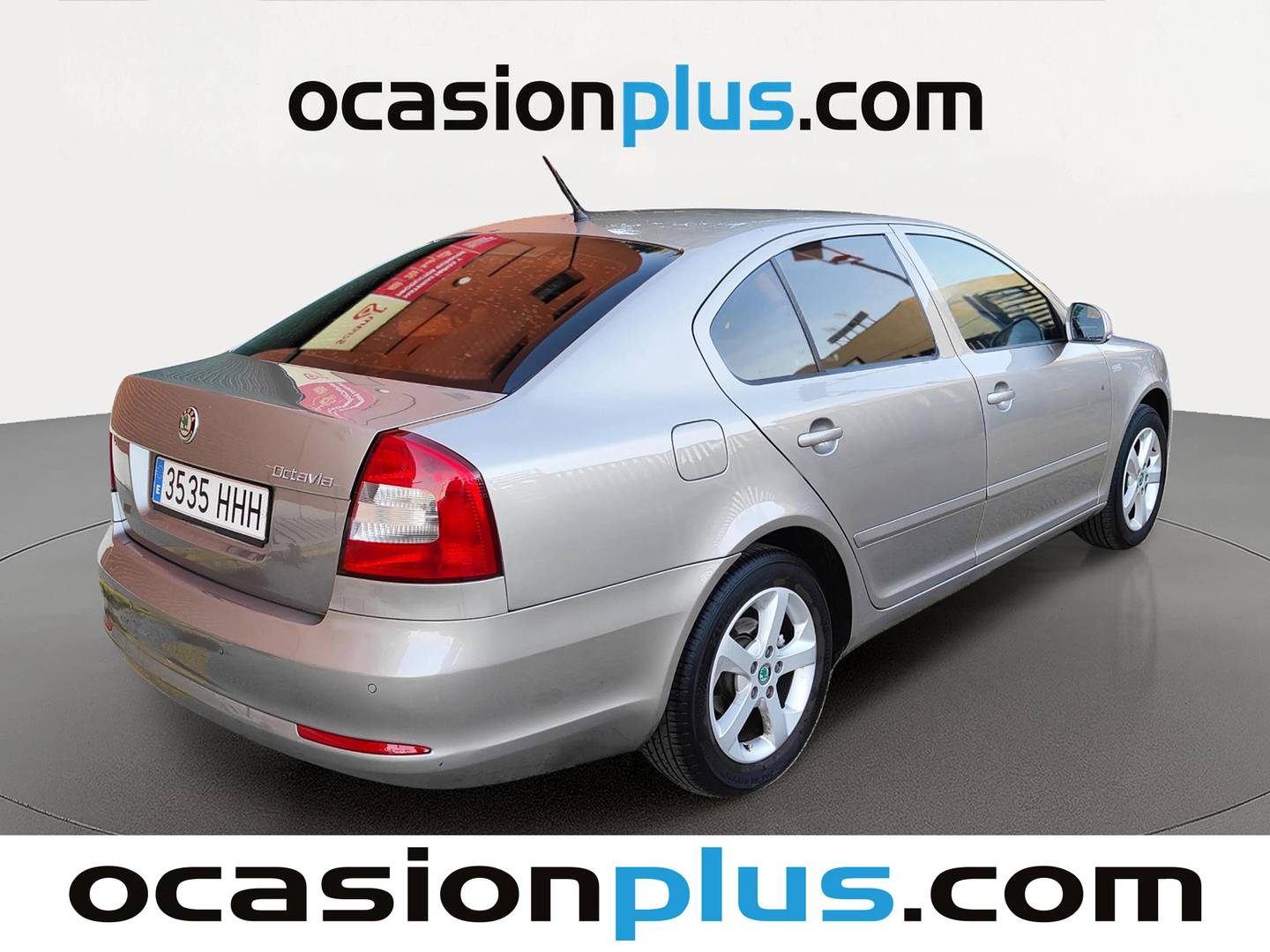 Foto trasera Skoda Octavia Skoda Octavia 1.6 TDI CR Ambition DSG (105 CV) derecha