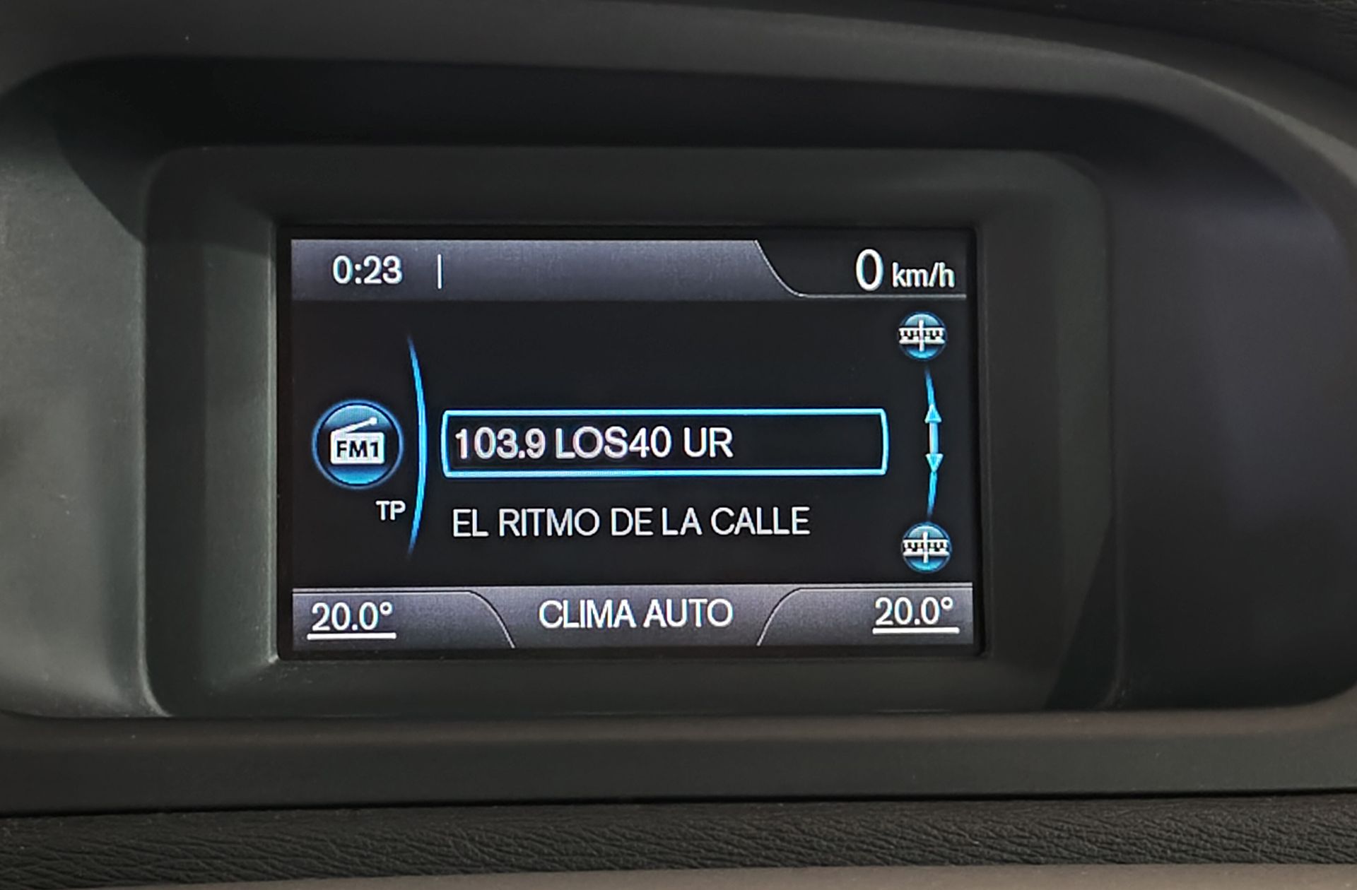 Volvo V40 D3 Momentum - foto 30