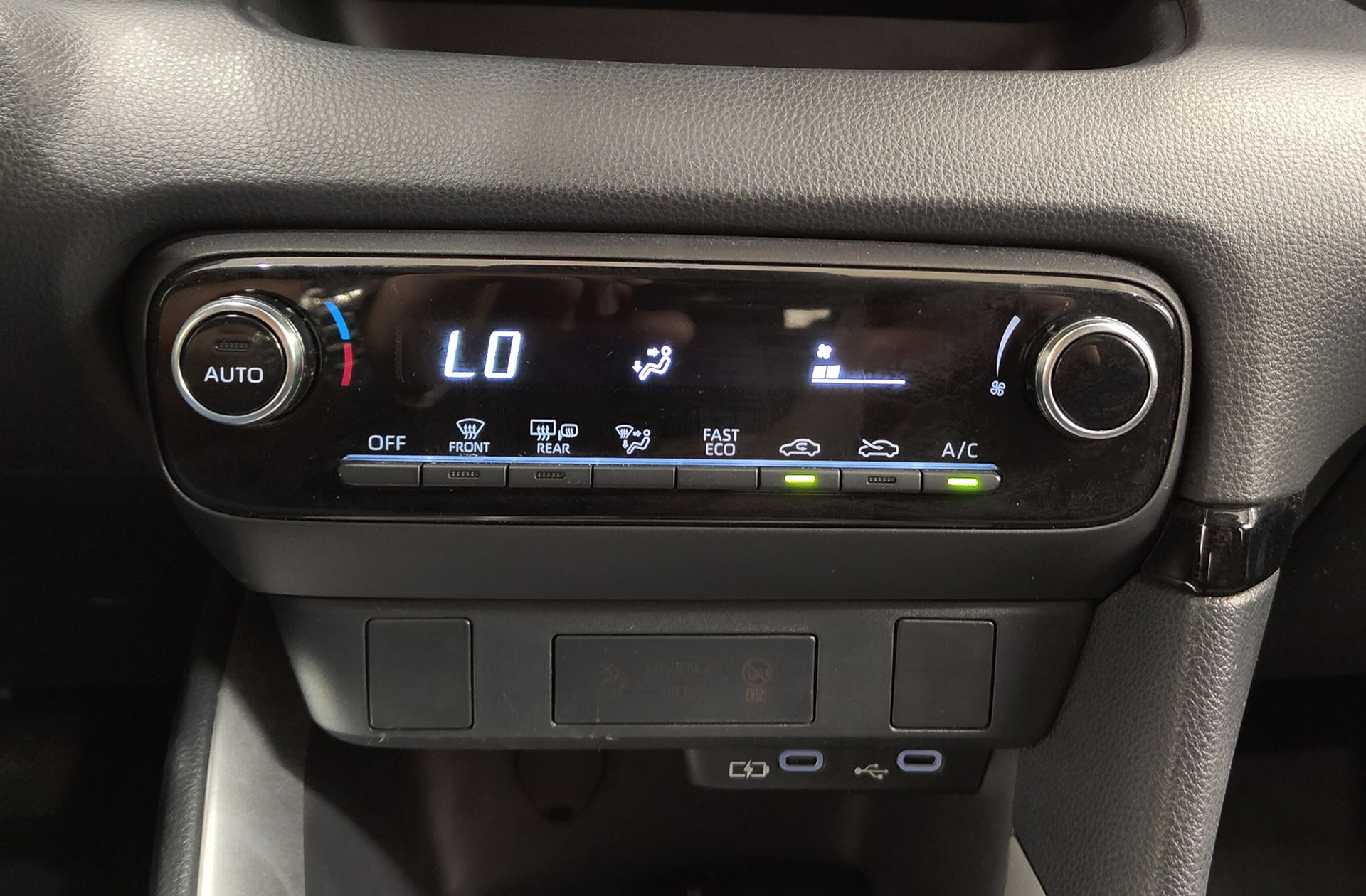 Toyota Yaris 120H Active Plus - foto 27