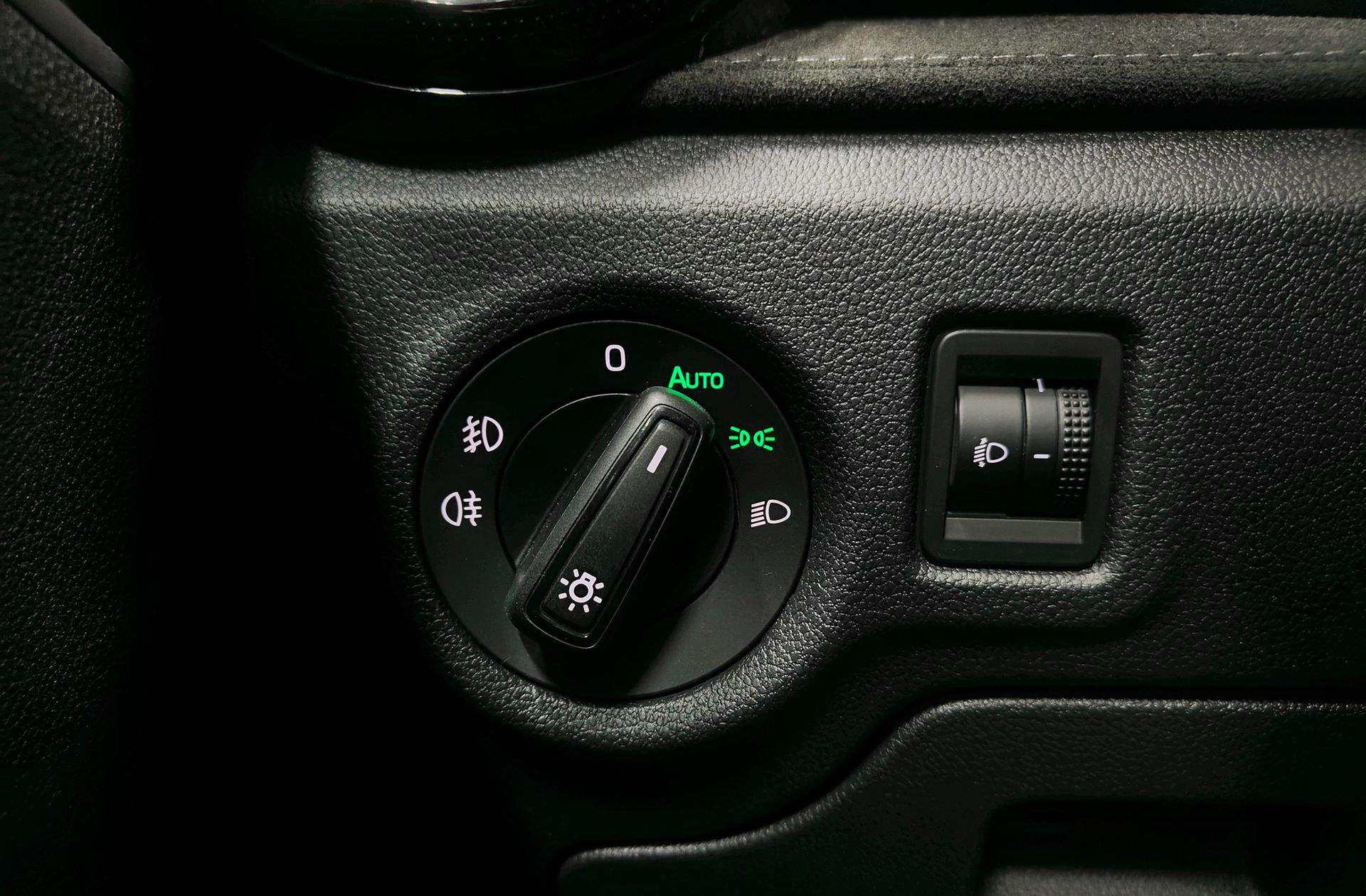 Škoda Fabia 1.5 TSI Design DSG - foto 24
