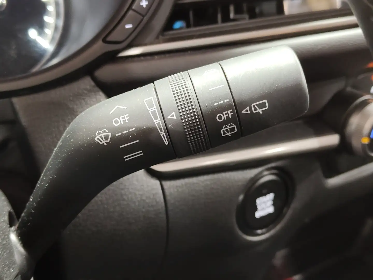 Foto Mazda CX-30 Mazda CX-30 e-SKY G MHEV Prime-line (140 CV)