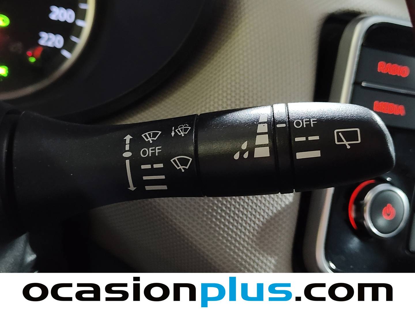 Equipamiento del Nissan Micra Nissan Micra 1.0 G Visia+ (71 CV)