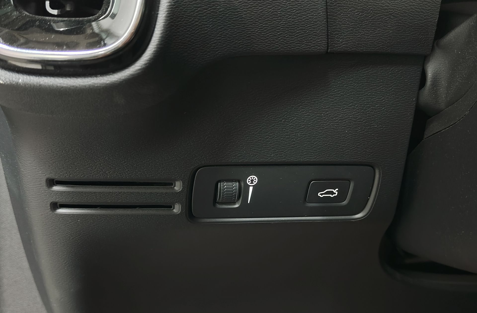 Volvo XC40 T3 Business Plus - foto 29
