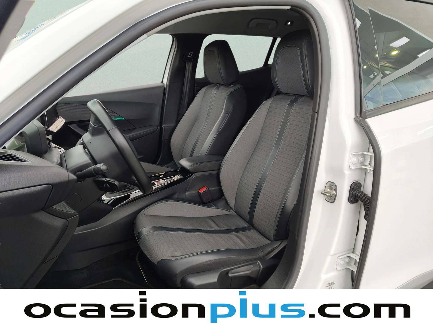 Foto Peugeot 2008 Peugeot 2008 PureTech 130 S&S Allure Pack (130 CV)