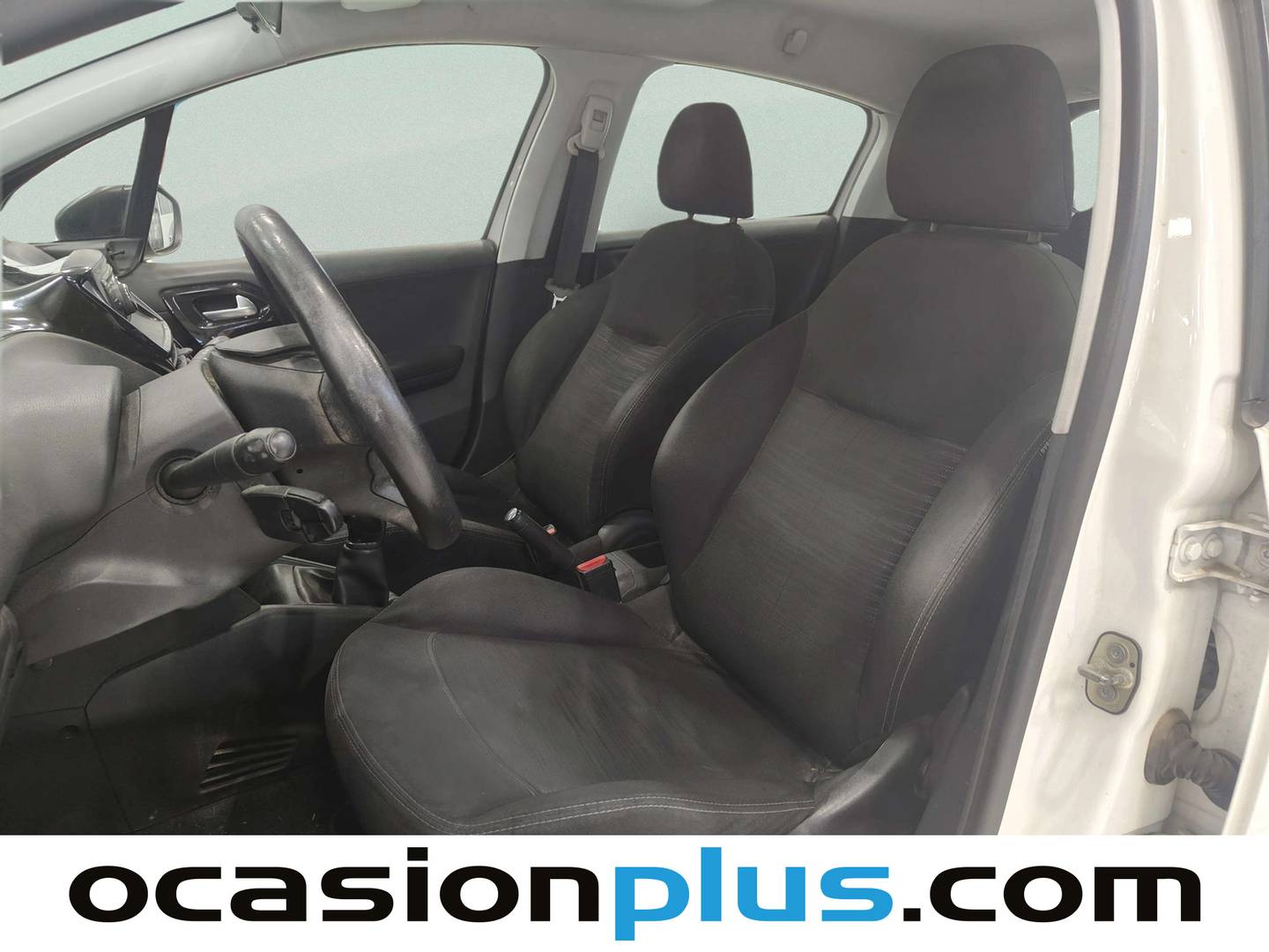Foto asientos delanteros Peugeot 208 Peugeot 208 1.4 HDi Business Line (68 CV)