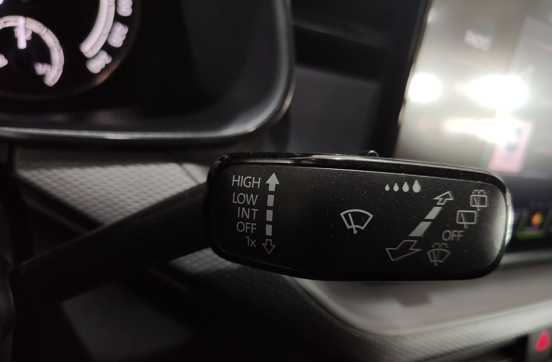 Škoda Kamiq 1.0 TSI Active - foto 27