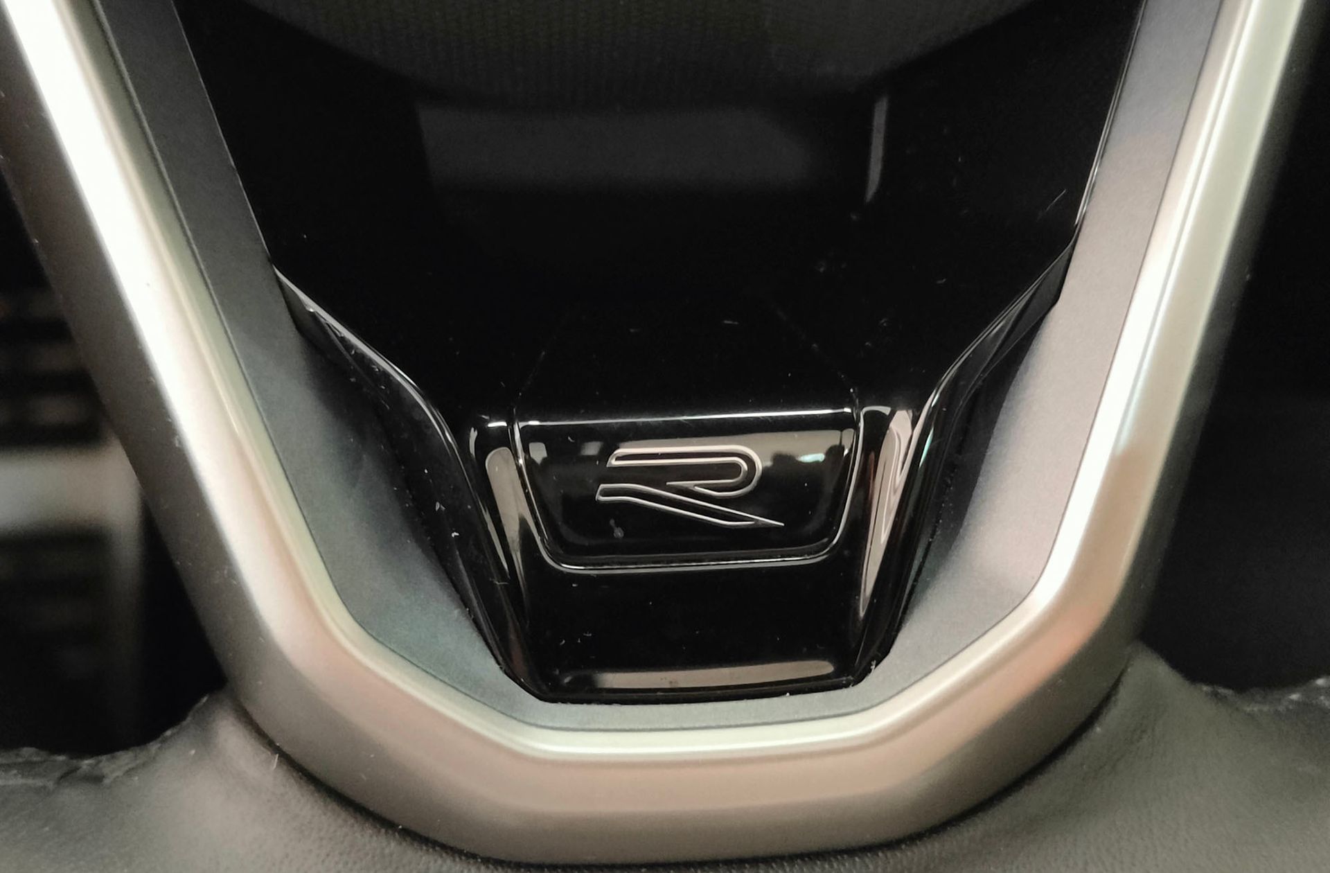 Volkswagen Tiguan R-Line 2.0 TDI 4Motion DSG - foto 33