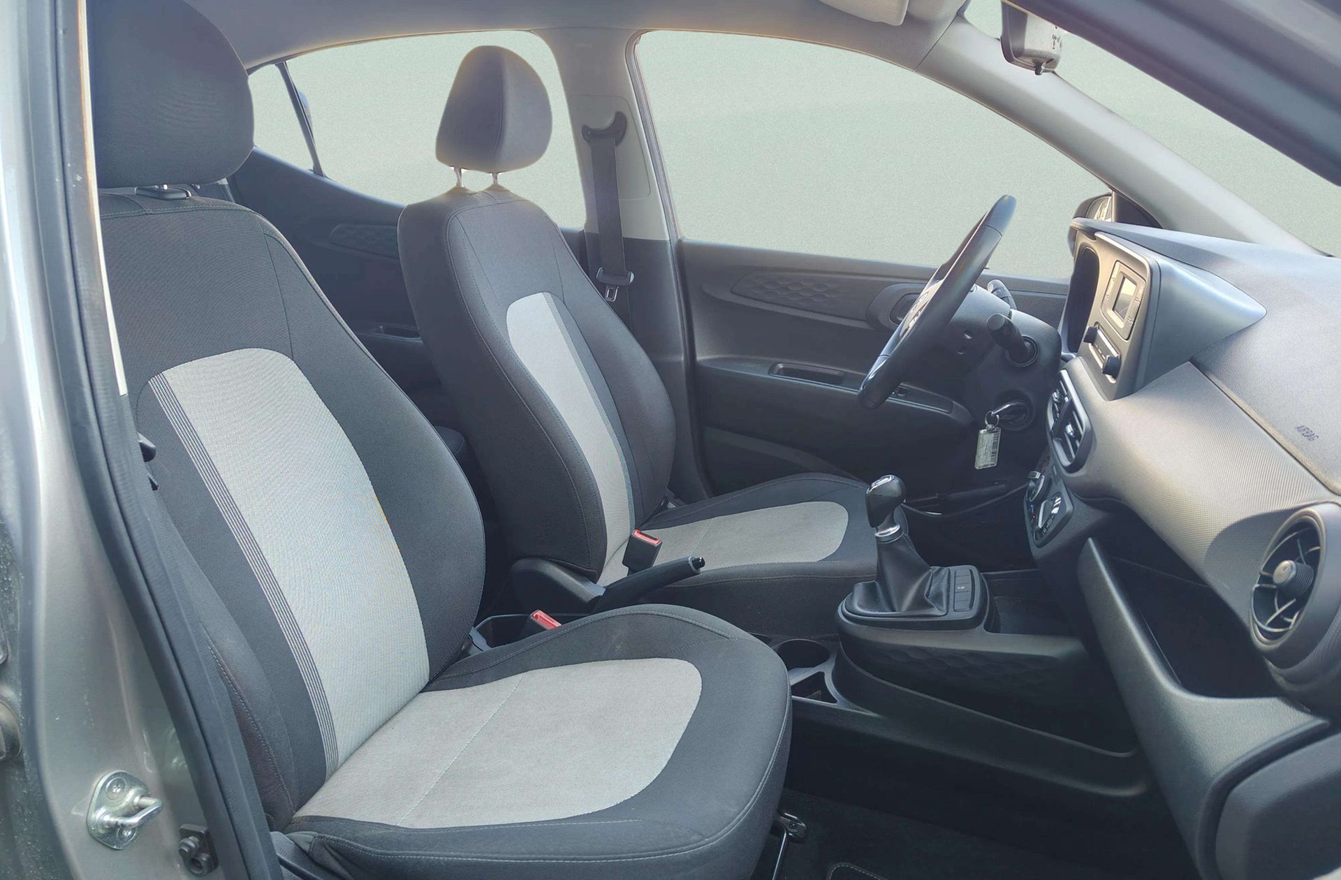 Hyundai i10 1.0 Essence - foto 11