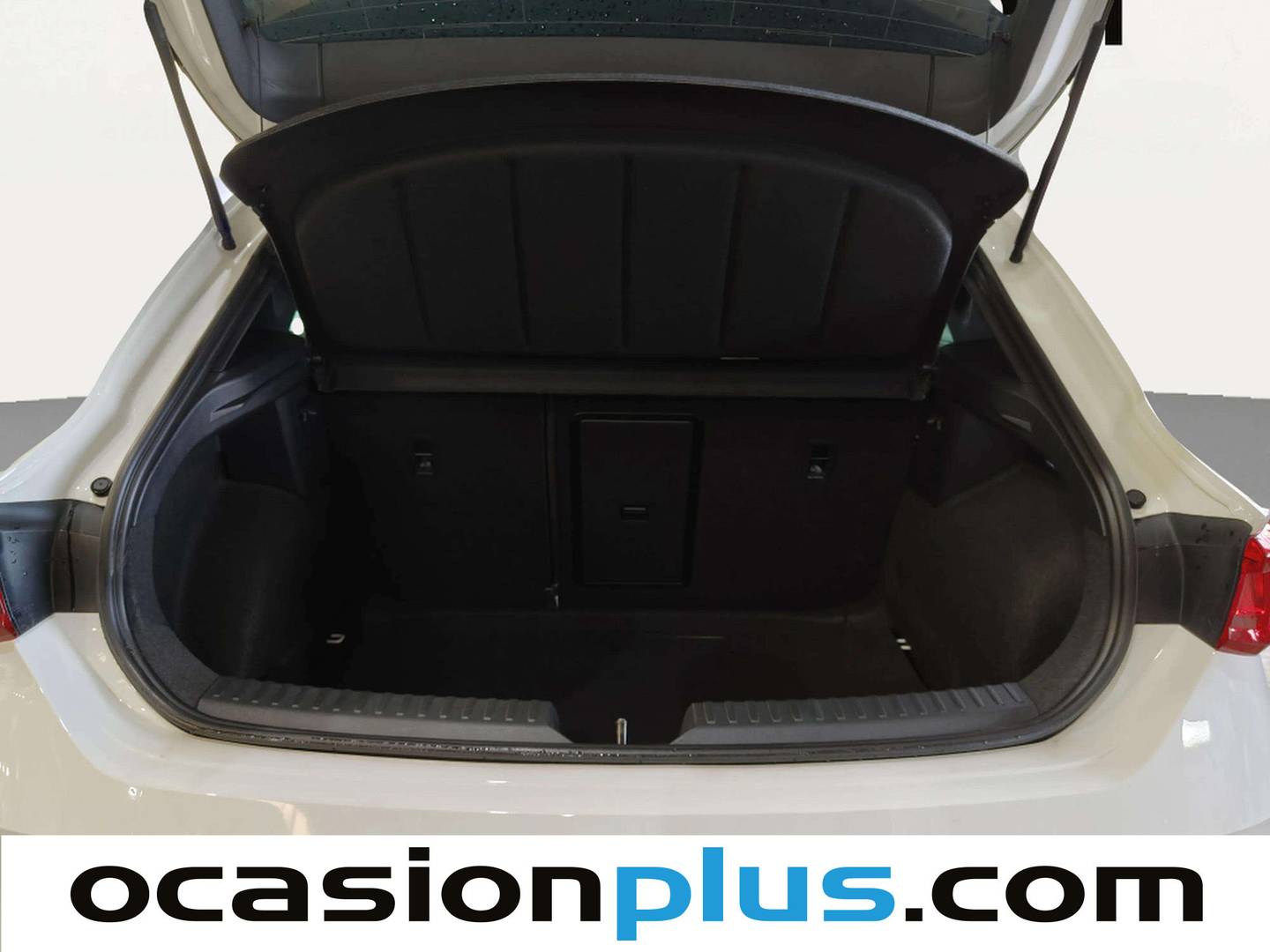 Fotos maletero Seat León Seat León 1.5 eTSI S&S FR Special Edition DSG  (150 CV)