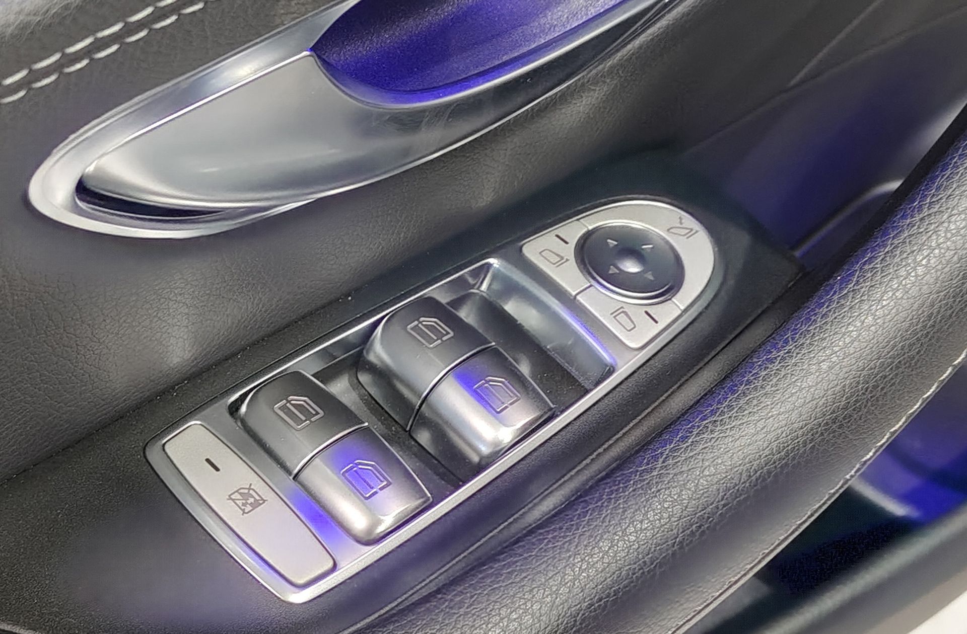 Mercedes-Benz Clase E E 220 d - foto 43