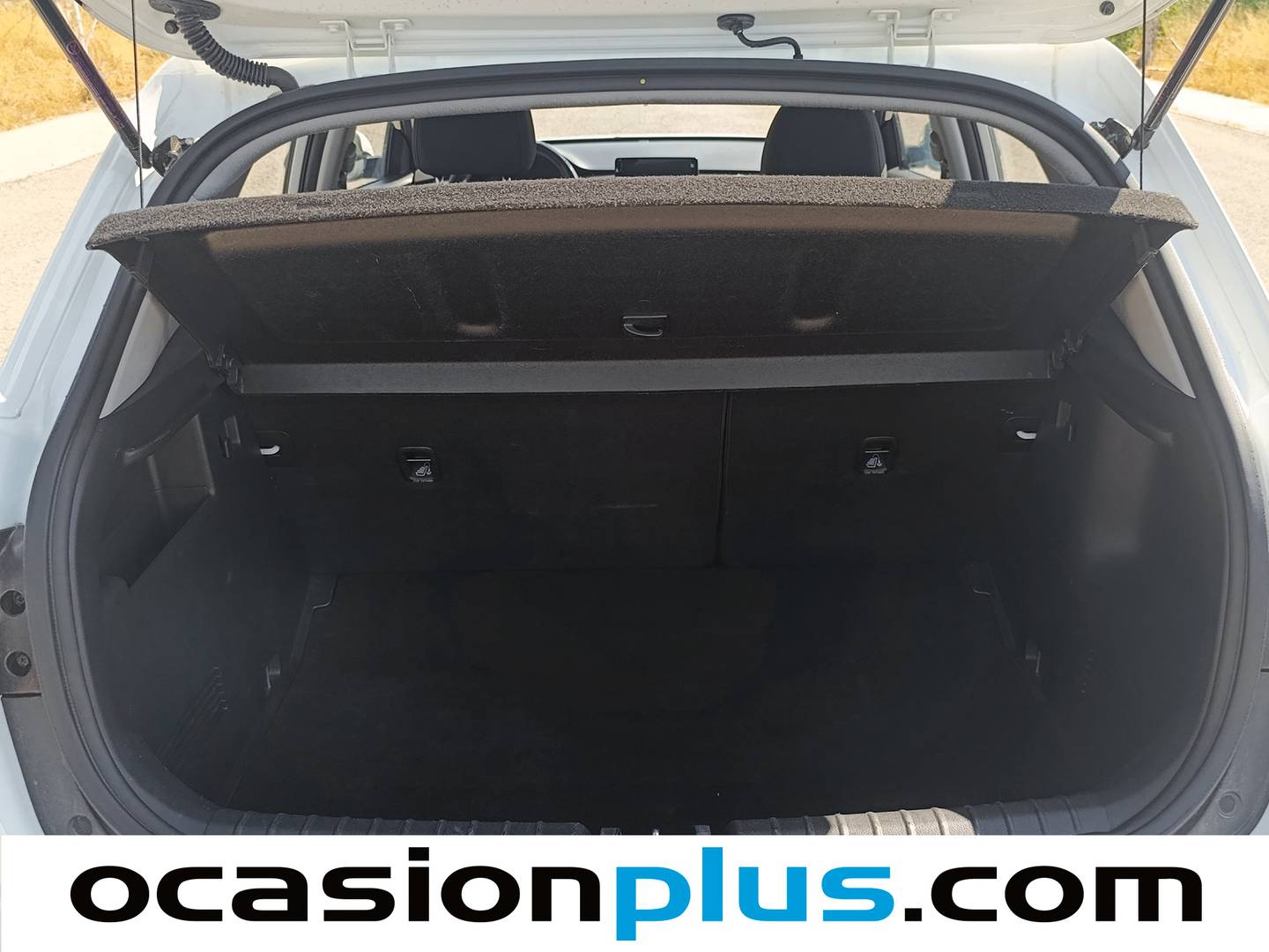 Fotos maletero KIA Stonic KIA Stonic 1.0 T-GDi MHEV MT Concept (100 CV)