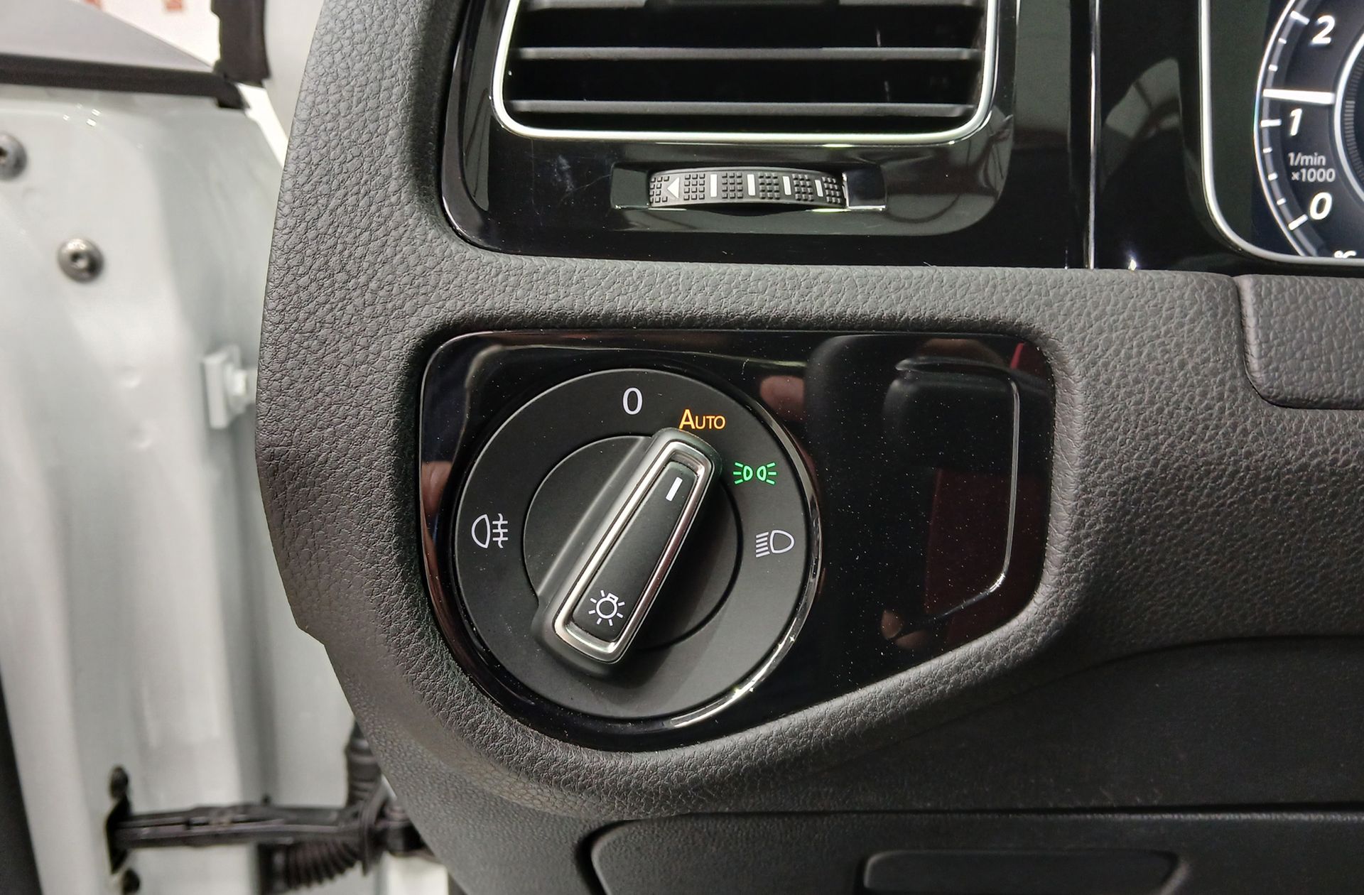 Volkswagen Golf GTI Performance 2.0 TSI DSG - foto 27