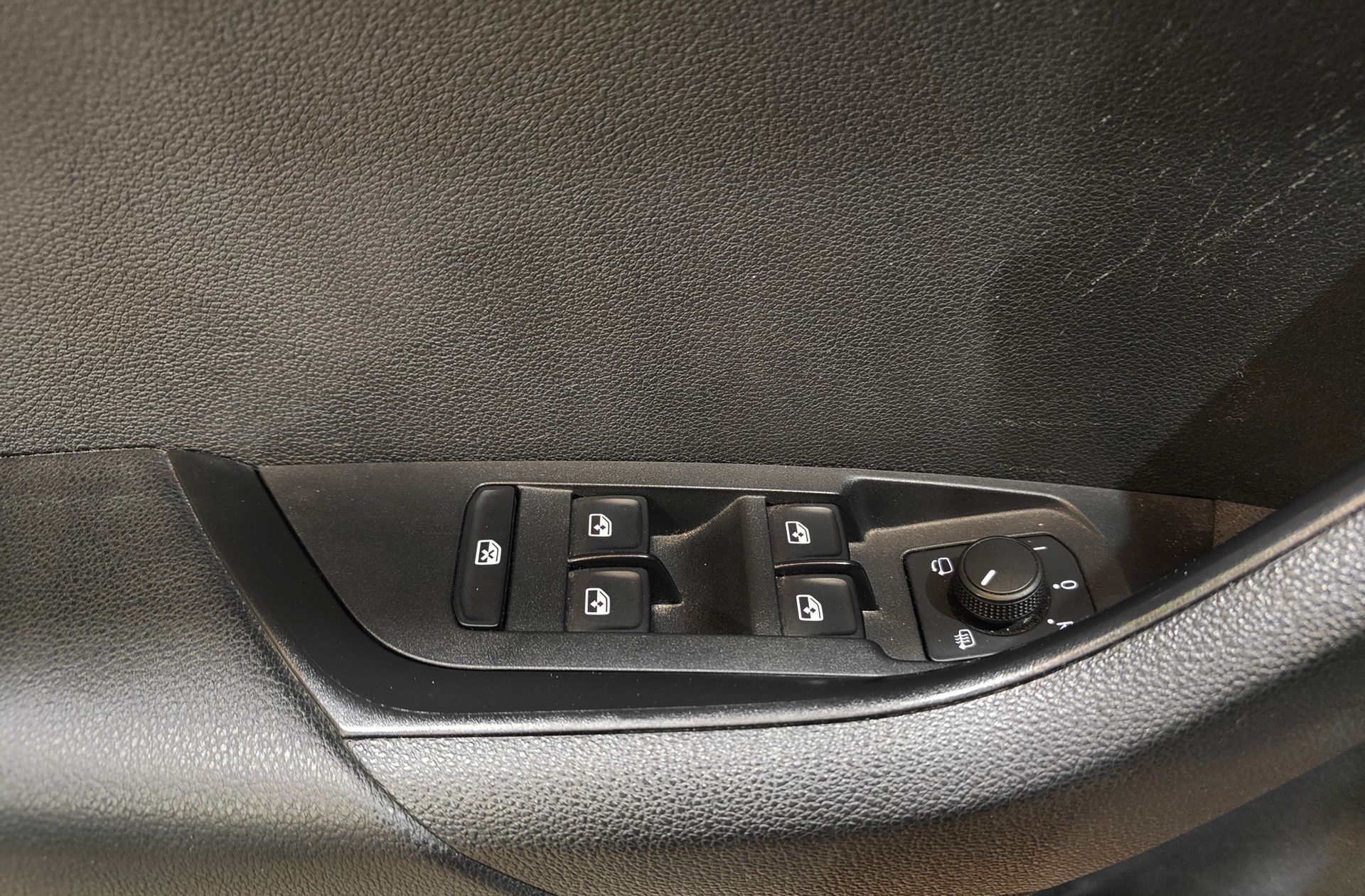 Škoda Karoq 1.5 TSI ACT Sportline DSG - foto 36