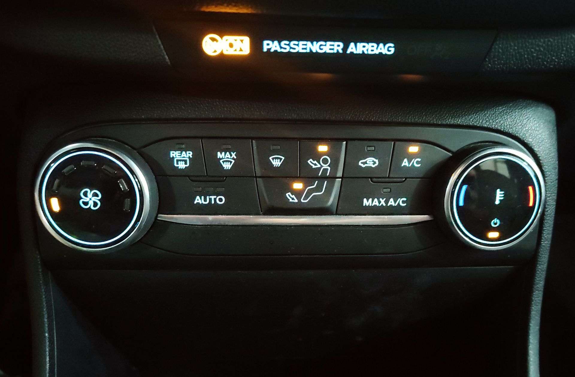 Ford Fiesta 1.0 EcoBoost MHEV ST-Line - foto 30