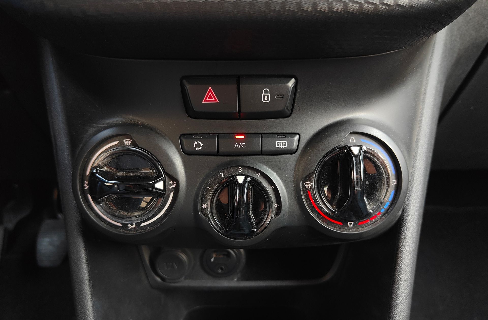 Peugeot 208 PureTech 82 Style - foto 32