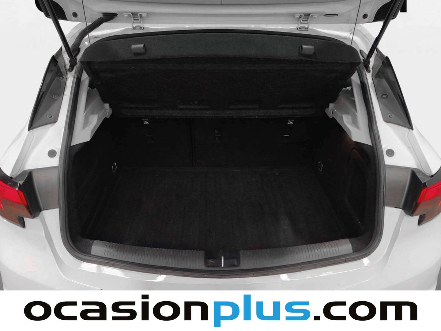 Fotos maletero Opel Astra Opel Astra 1.6 CDTI Business (110 CV)