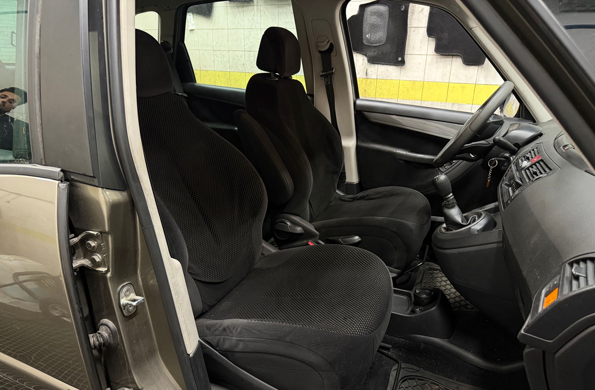 Citroën C4 Picasso 1.6 HDi Premier - foto 14
