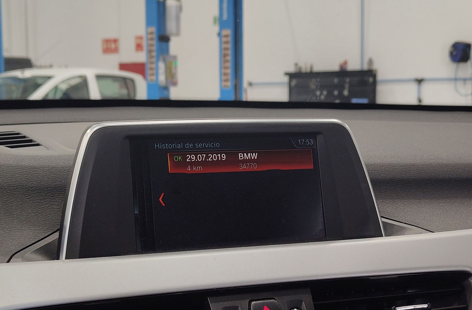 BMW X1 sDrive16d - foto 36