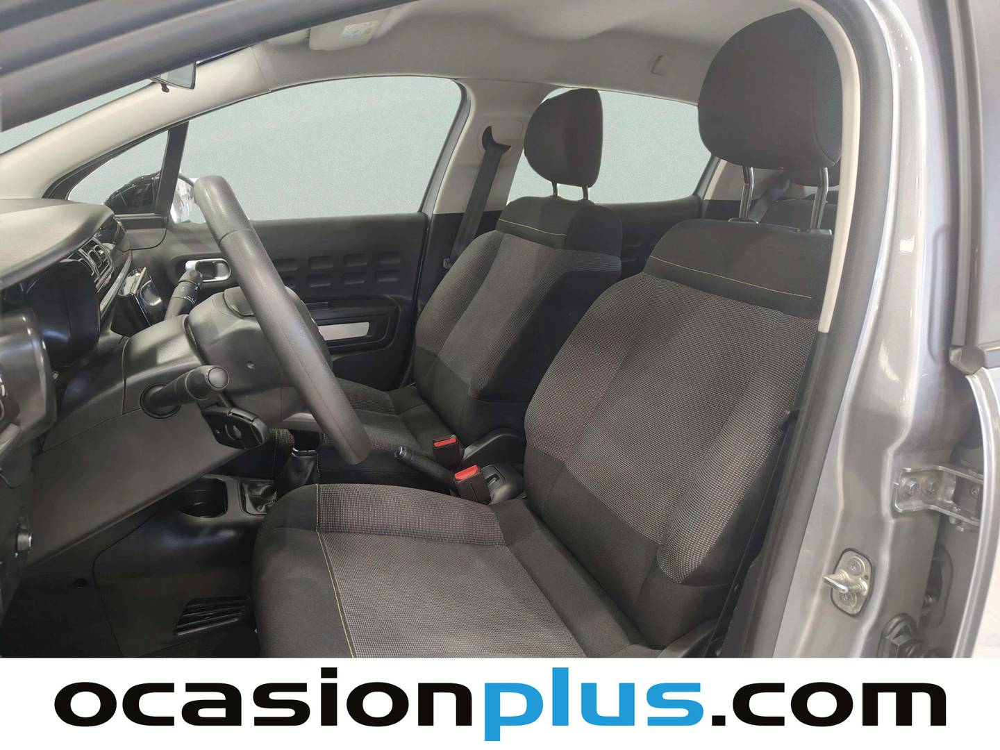 Foto asientos delanteros Citroën C3 Citroën C3 PureTech 83 Plus (83 CV)