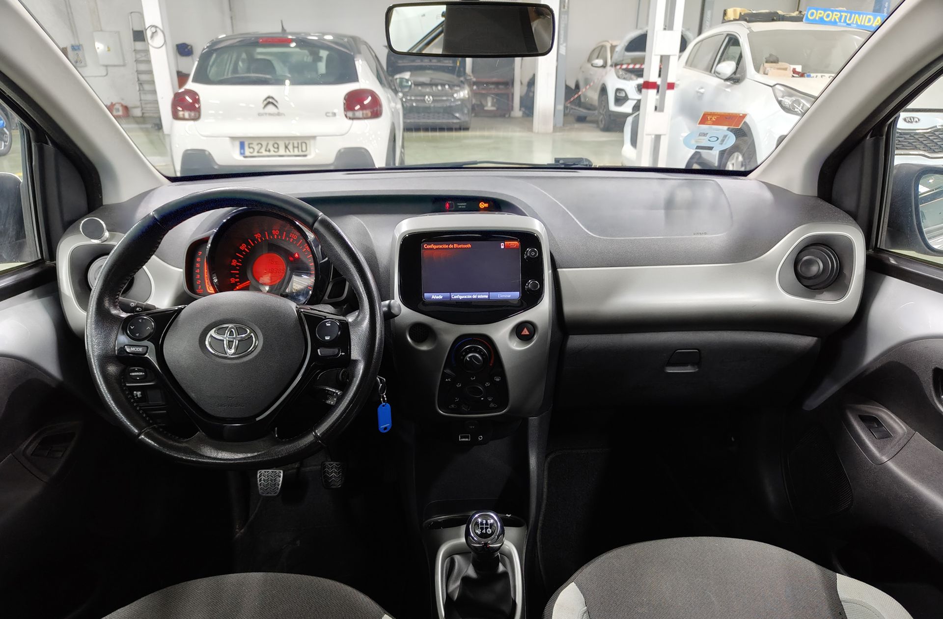 Toyota Aygo 1.0 70 x-play - foto 6