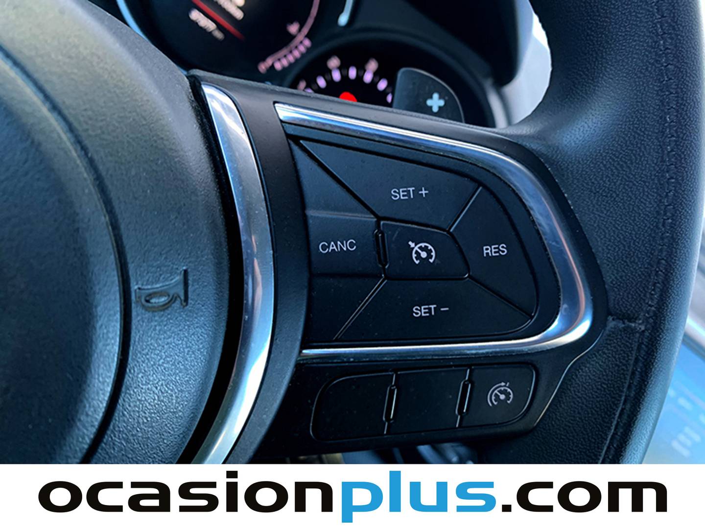 Equipamiento del Fiat 500L Fiat 500L 1.3 MultiJet 16v Cross Auto (95 CV)