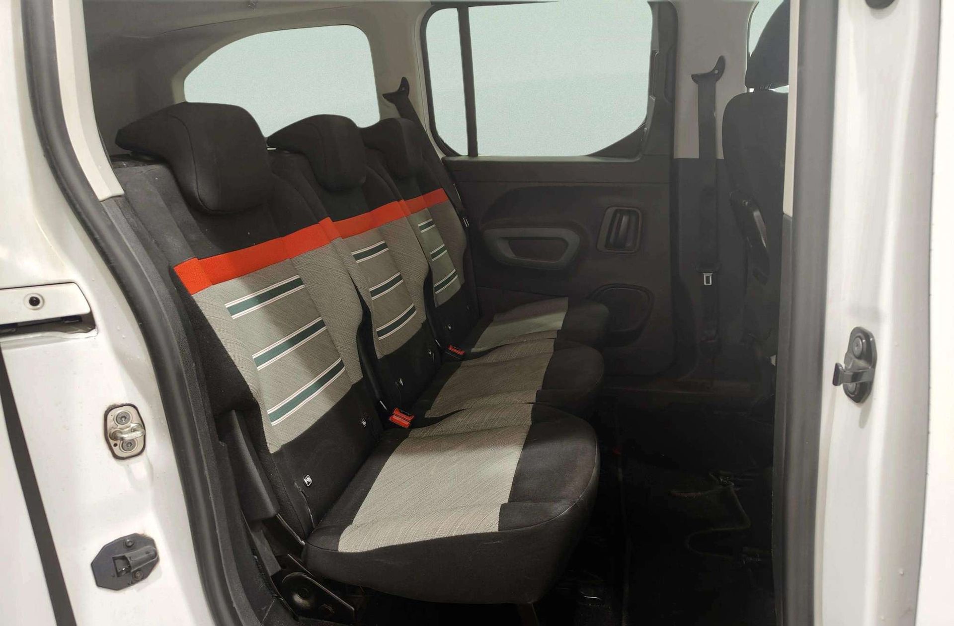 Citroën Berlingo BlueHDi 130 Talla XL Shine EAT8 7 plazas - foto 20