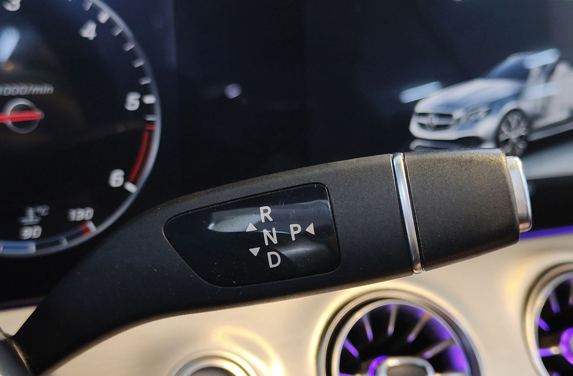 Mercedes-Benz Clase E 220 d Cabrio Pack AMG - foto 44