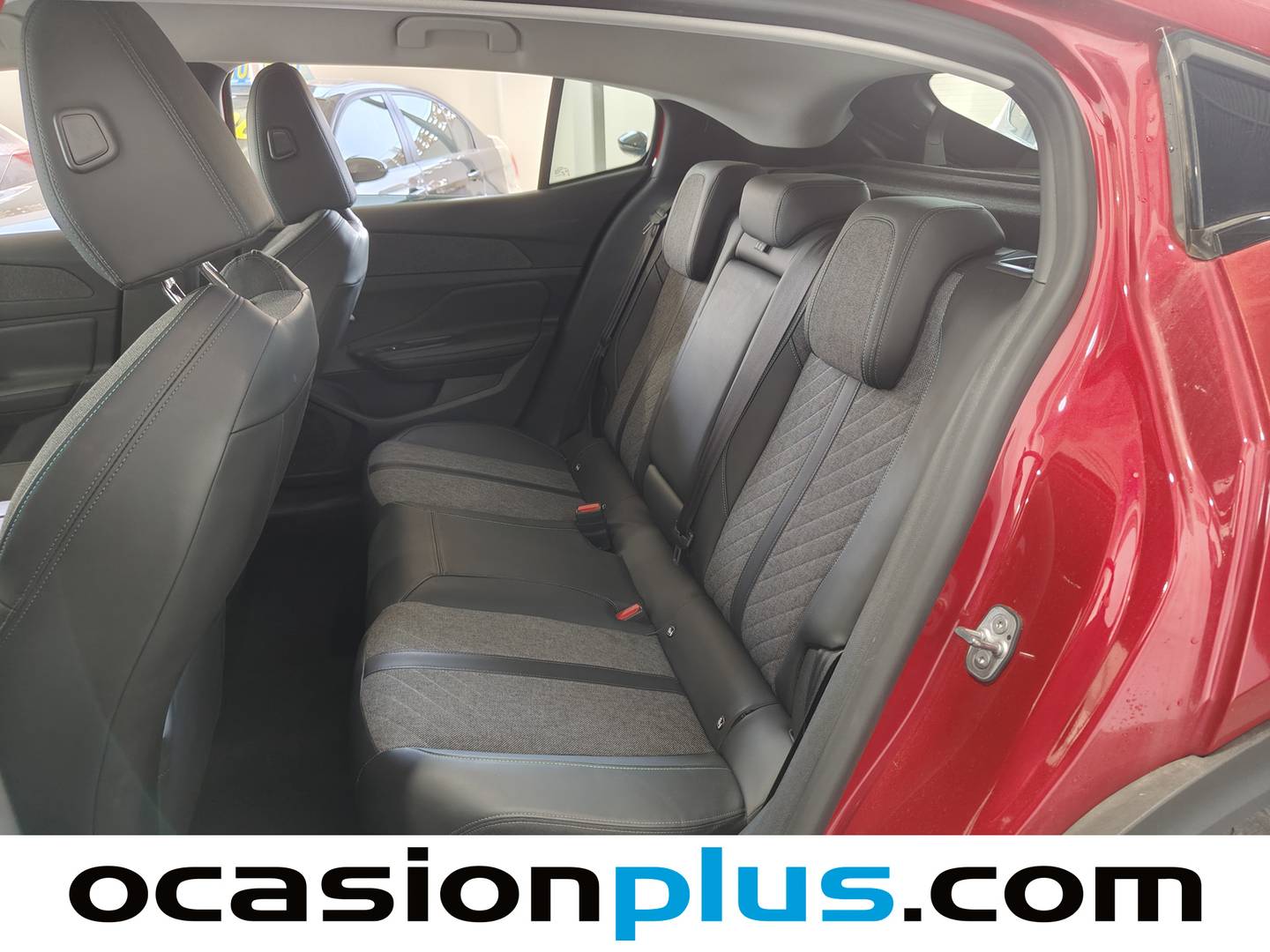 Foto Peugeot 408 Peugeot 408 Puretech 130 Allure Pack EAT8 (130 CV)