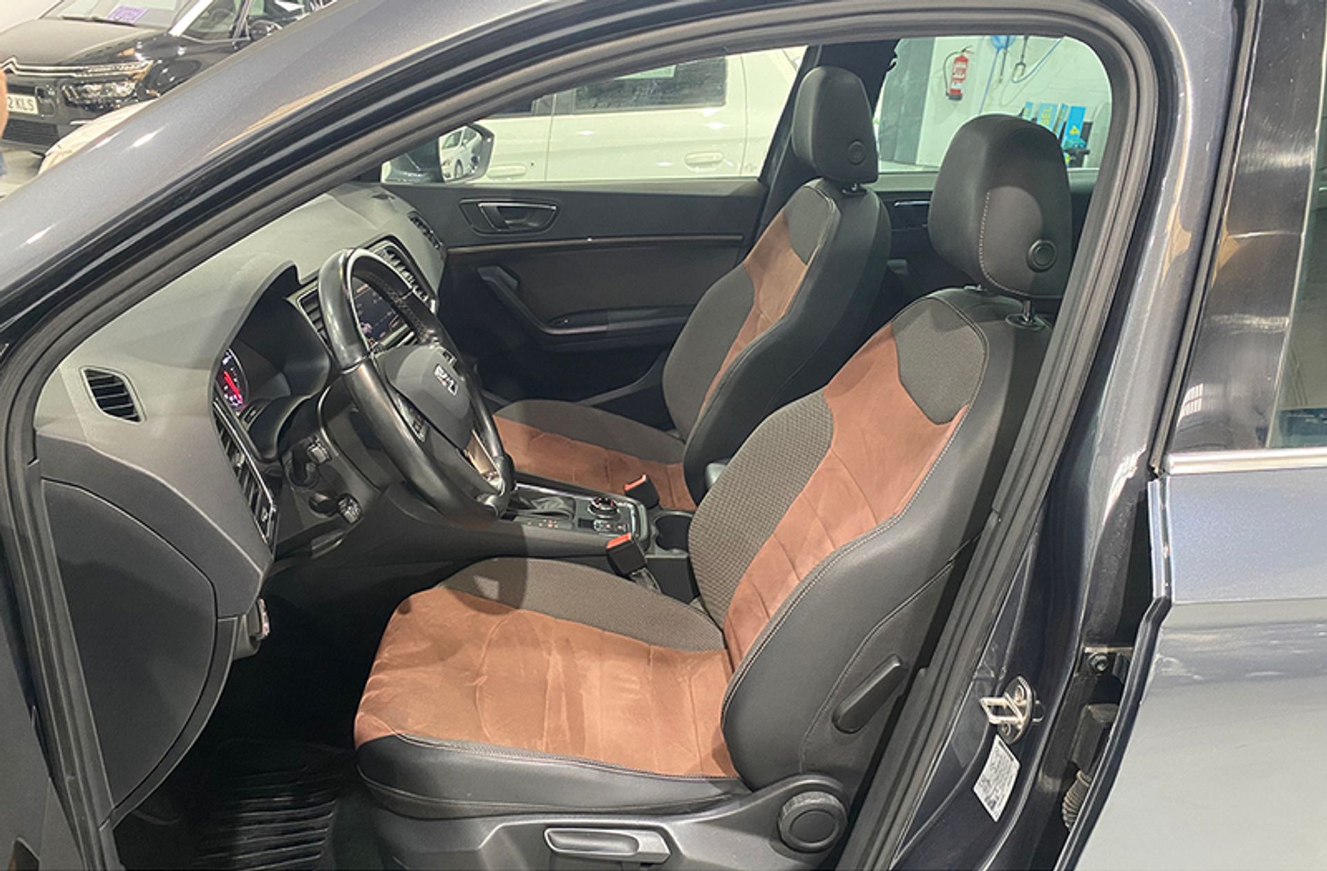 SEAT Ateca 2.0 TDI Xcellence 4Drive DSG - foto 17