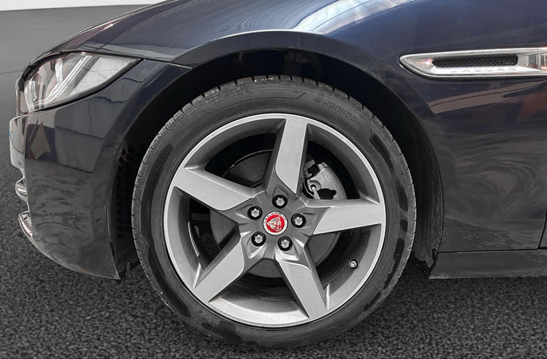Jaguar XE 2.0 Diesel Pure RWD - foto 33