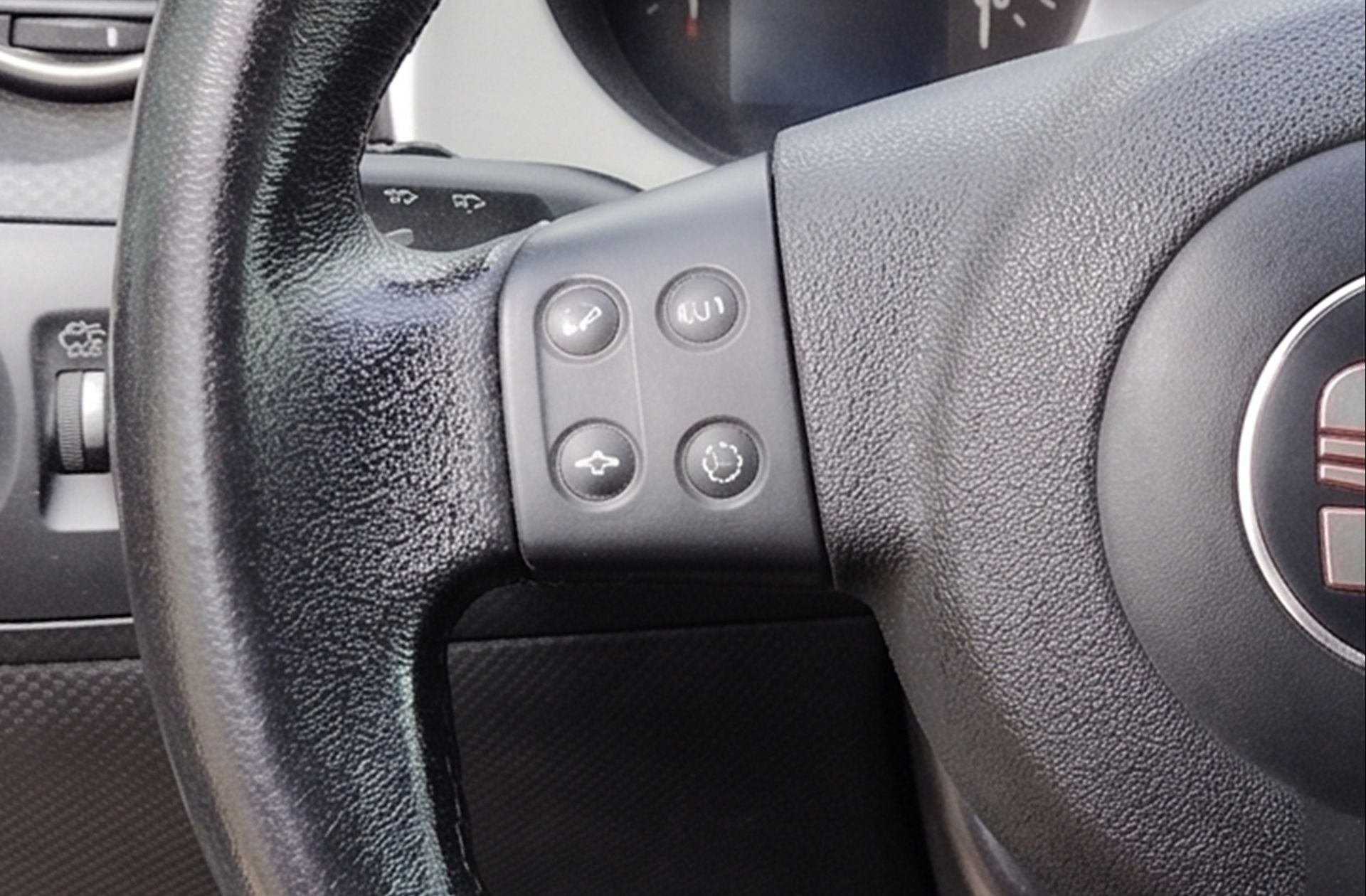 SEAT Altea 2.0 TDI Stylance DSG - foto 18