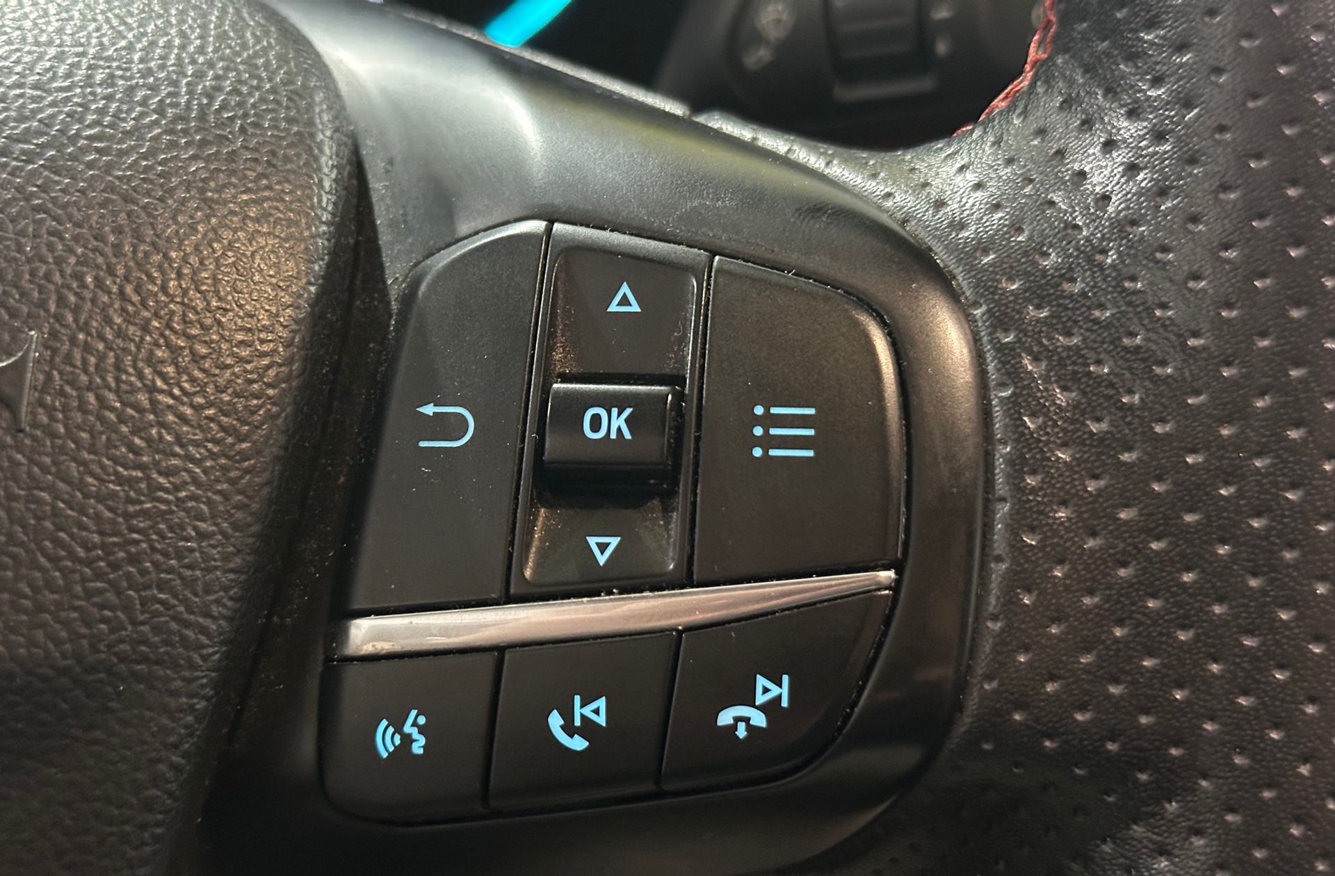 Ford Focus 1.0 EcoBoost ST-Line - foto 30