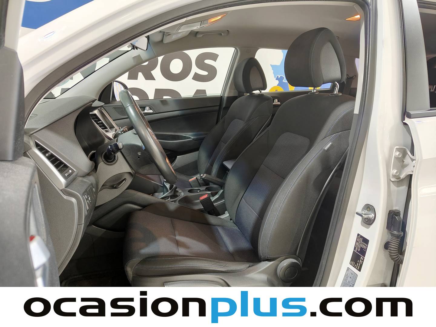 Foto asientos delanteros Hyundai Tucson Hyundai Tucson 1.7 CRDI BlueDrive 25 Aniversario 4x2 (115 CV)