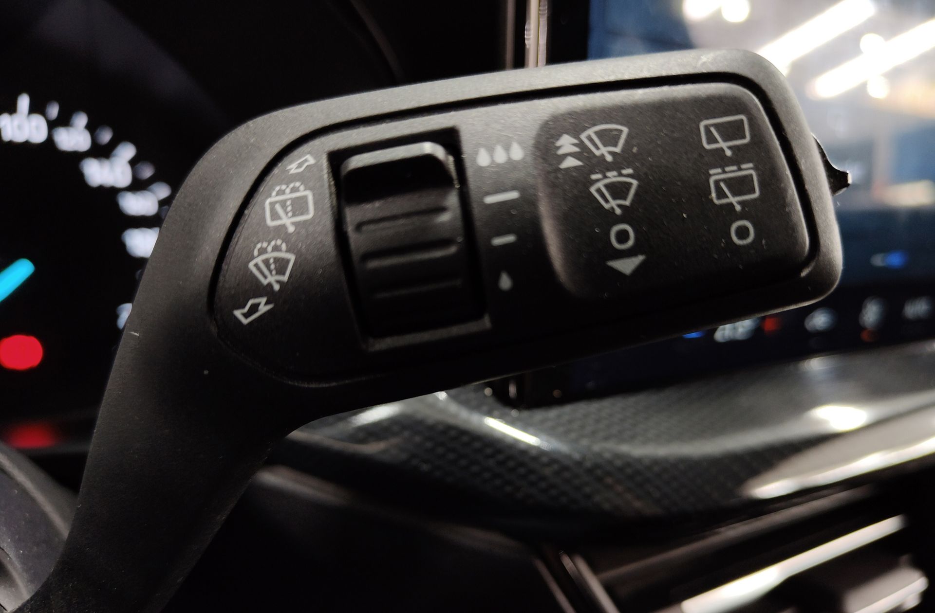 Ford Focus 1.0 EcoBoost MHEV ST-Line - foto 30