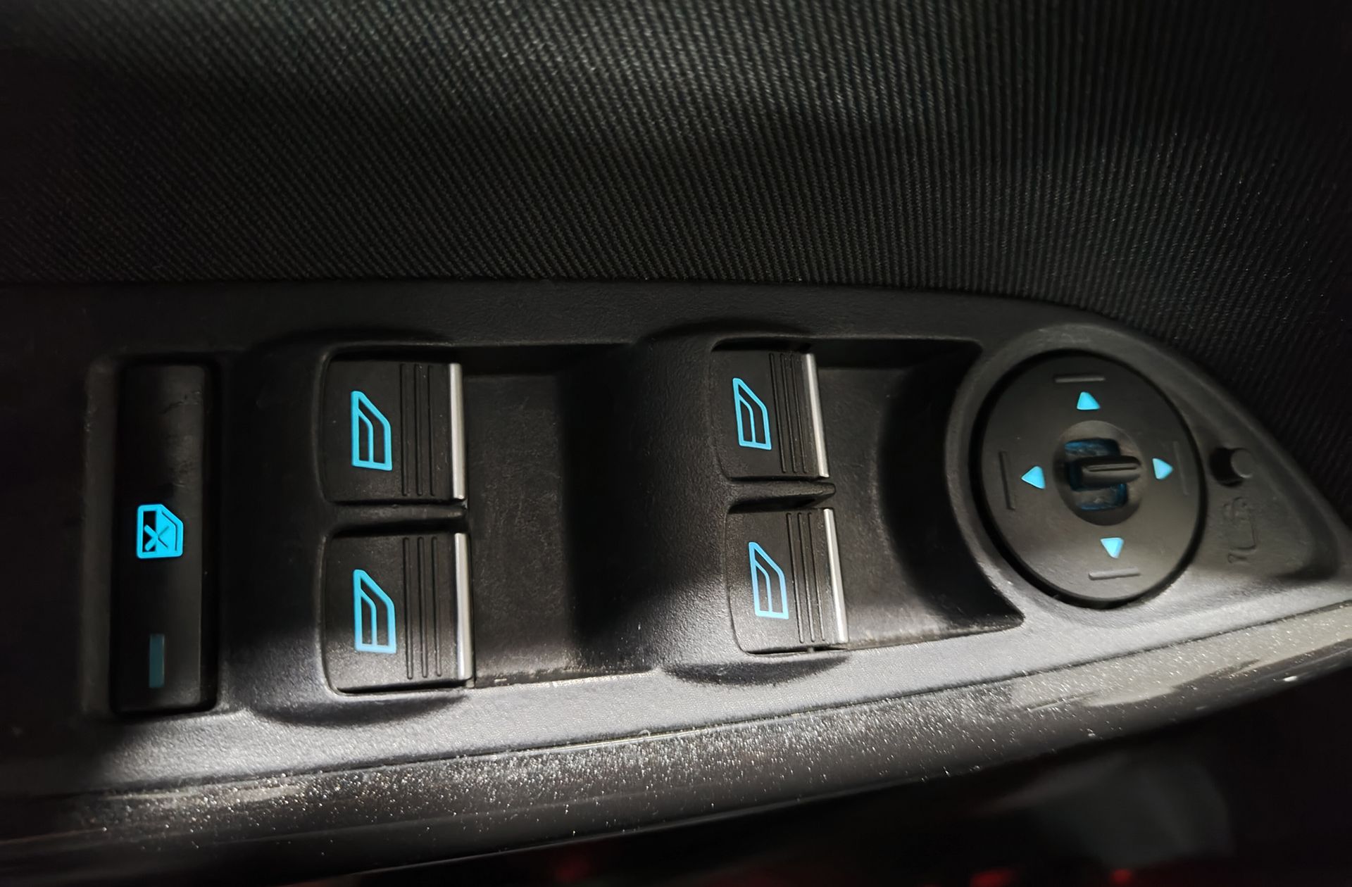 Ford Focus 1.0 EcoBoost Titanium - foto 30