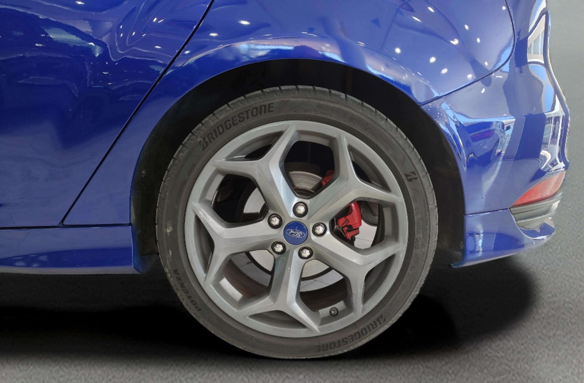 Ford Focus 2.0 EcoBoost ST - foto 31