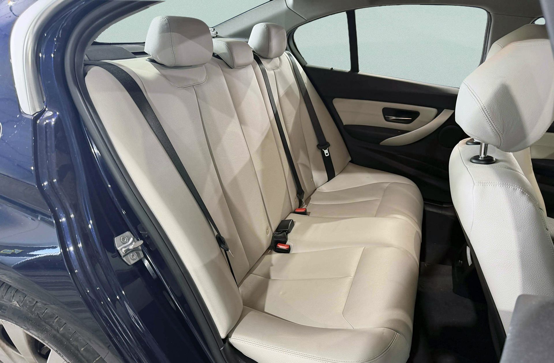 BMW Serie 3 318d - foto 14