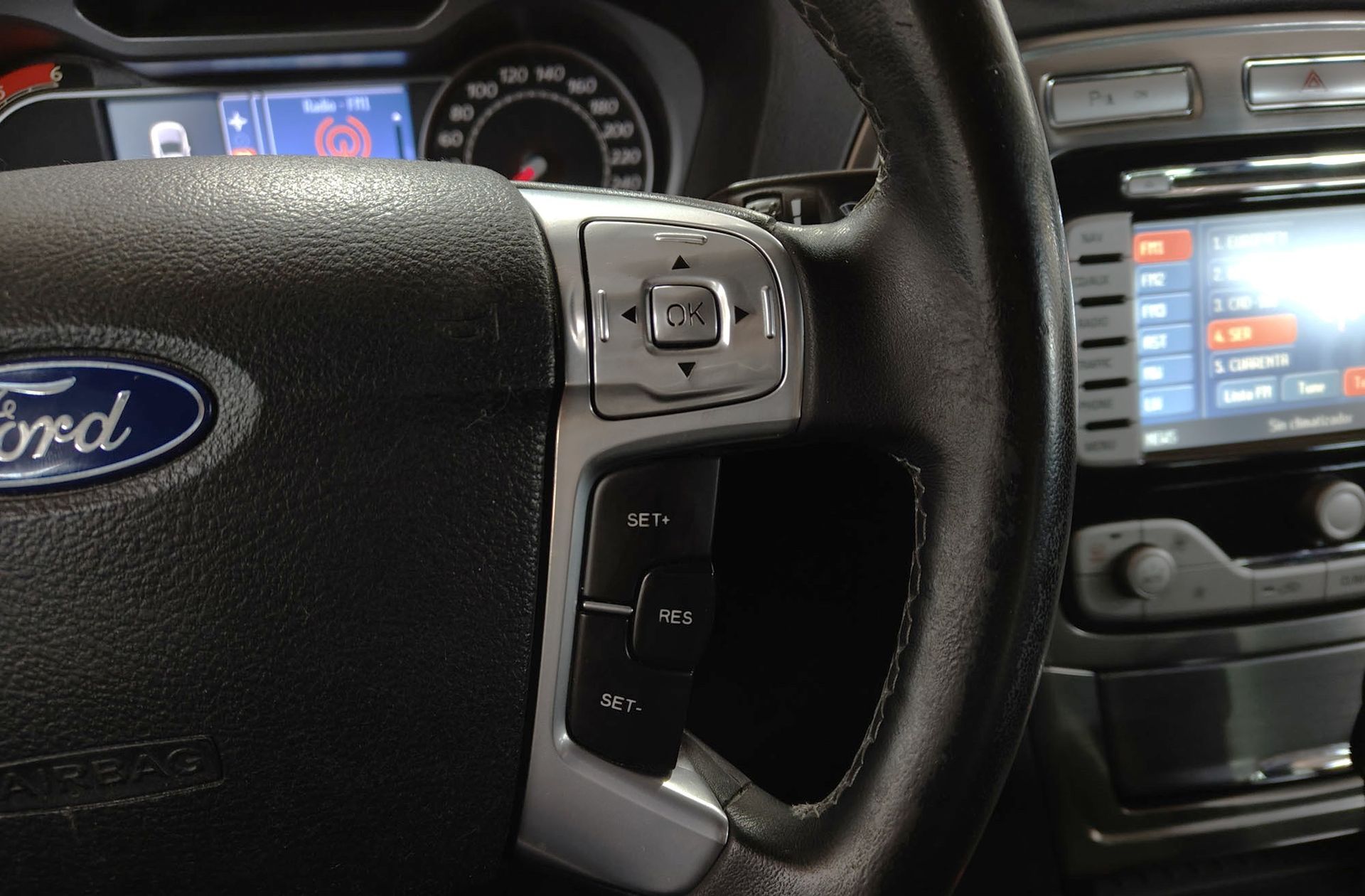 Ford Mondeo SportBreak 2.0 TDCi Titanium PowerShift - foto 21