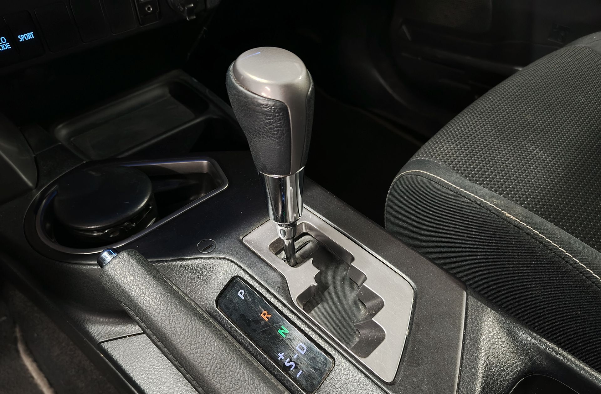 Toyota RAV4 2.5l hybrid Advance Pack Drive 2WD - foto 5