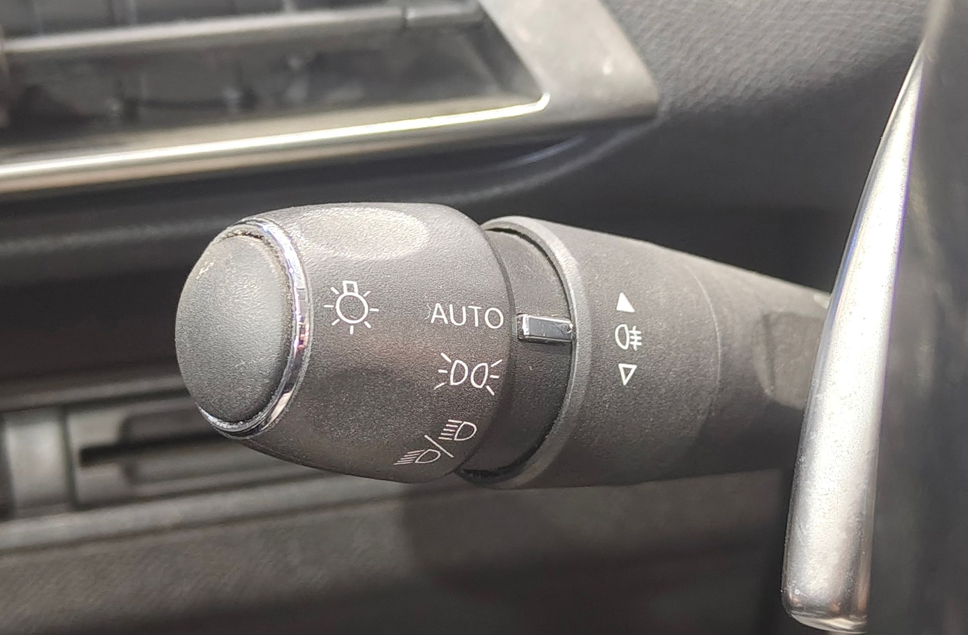 Peugeot 5008 BlueHDi 130 Allure Pack EAT8 7 plazas - foto 31