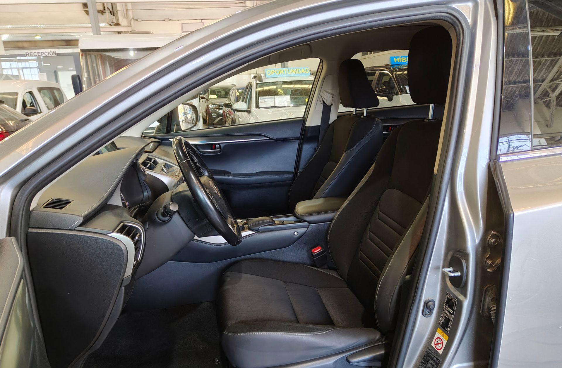 Lexus NX 300h Sport Edition 2WD - foto 12