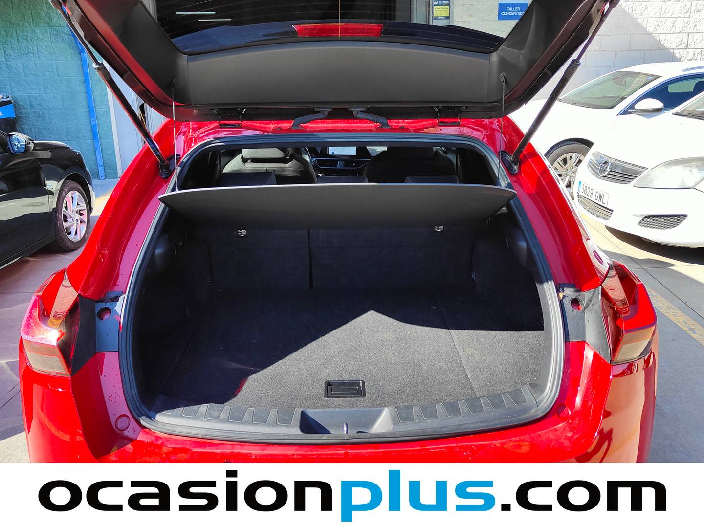 Fotos maletero Lexus UX Lexus UX 250h Premium (184 CV)