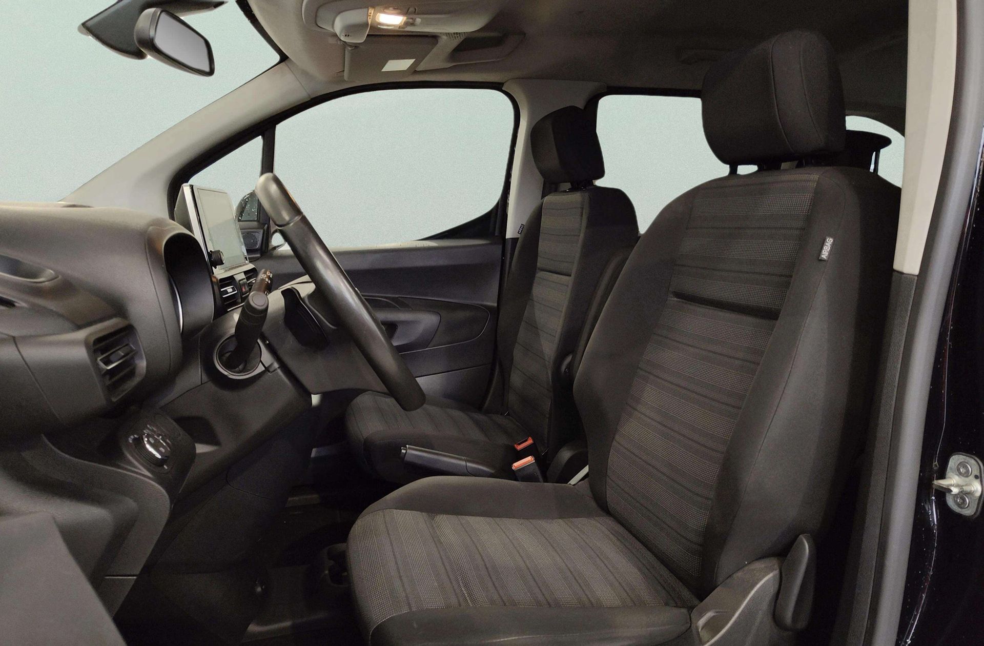 Opel Combo 1.2 T Elegance Plus L - foto 10