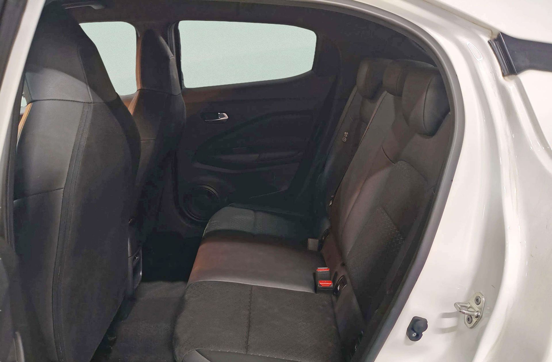 Nissan Juke 1.6 Hybrid N-Connecta - foto 12