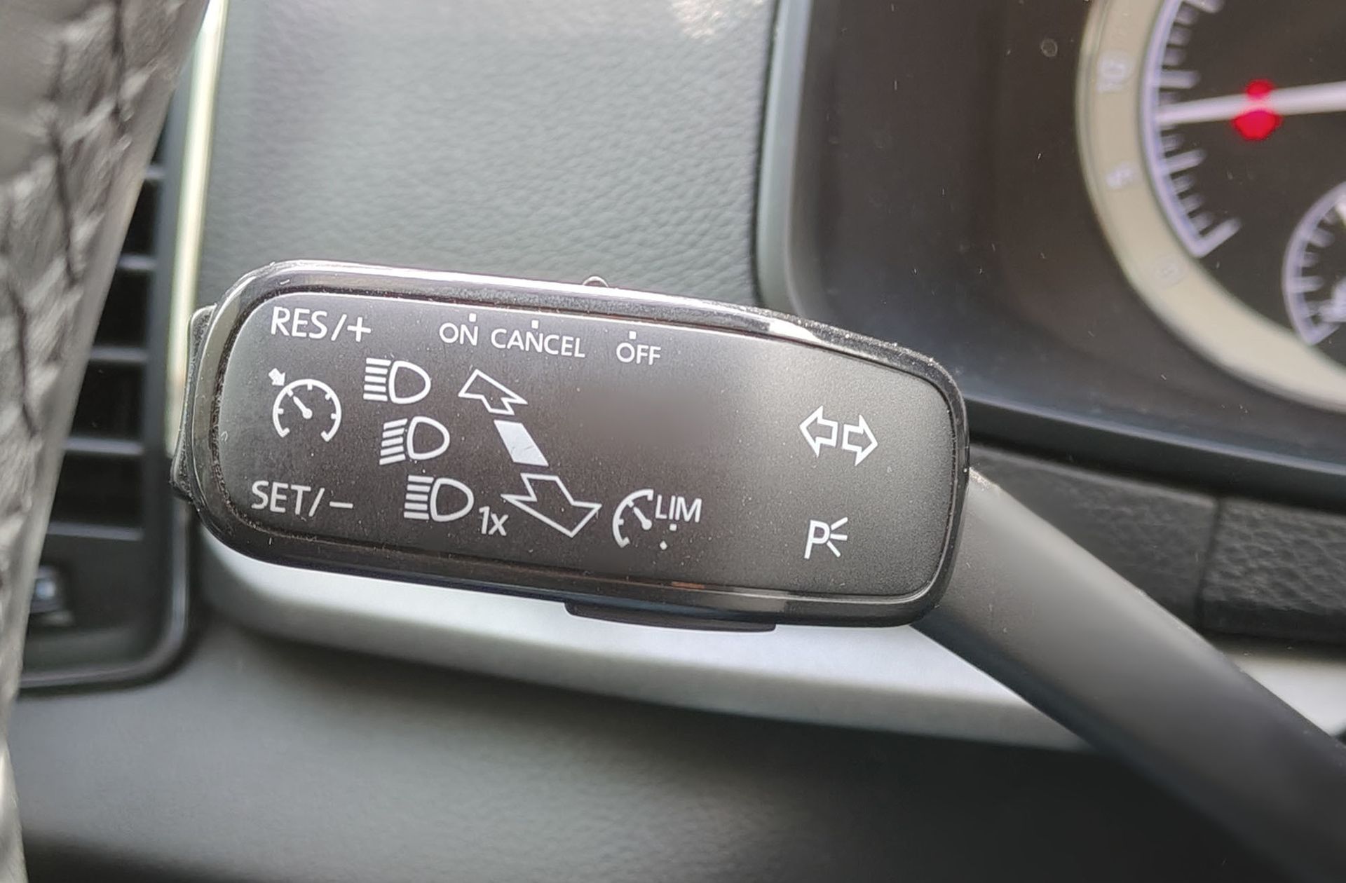 Škoda Karoq 1.6 TDI Ambition - foto 26